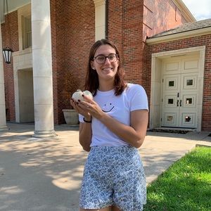 Meet your Posher, Holly